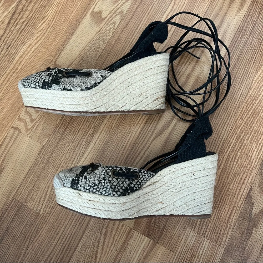 Bettye Muller Snakeskin print Canvas platform wedge ankle wrap Espadrilles sz 37